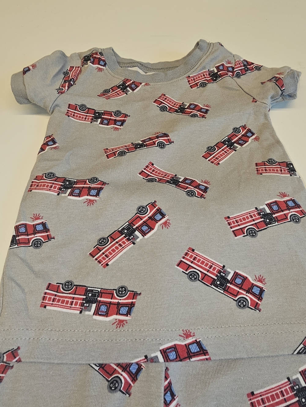 EUC | 18-24M | Old Navy Fire Truck Pajama Set - Picture 3 of 4
